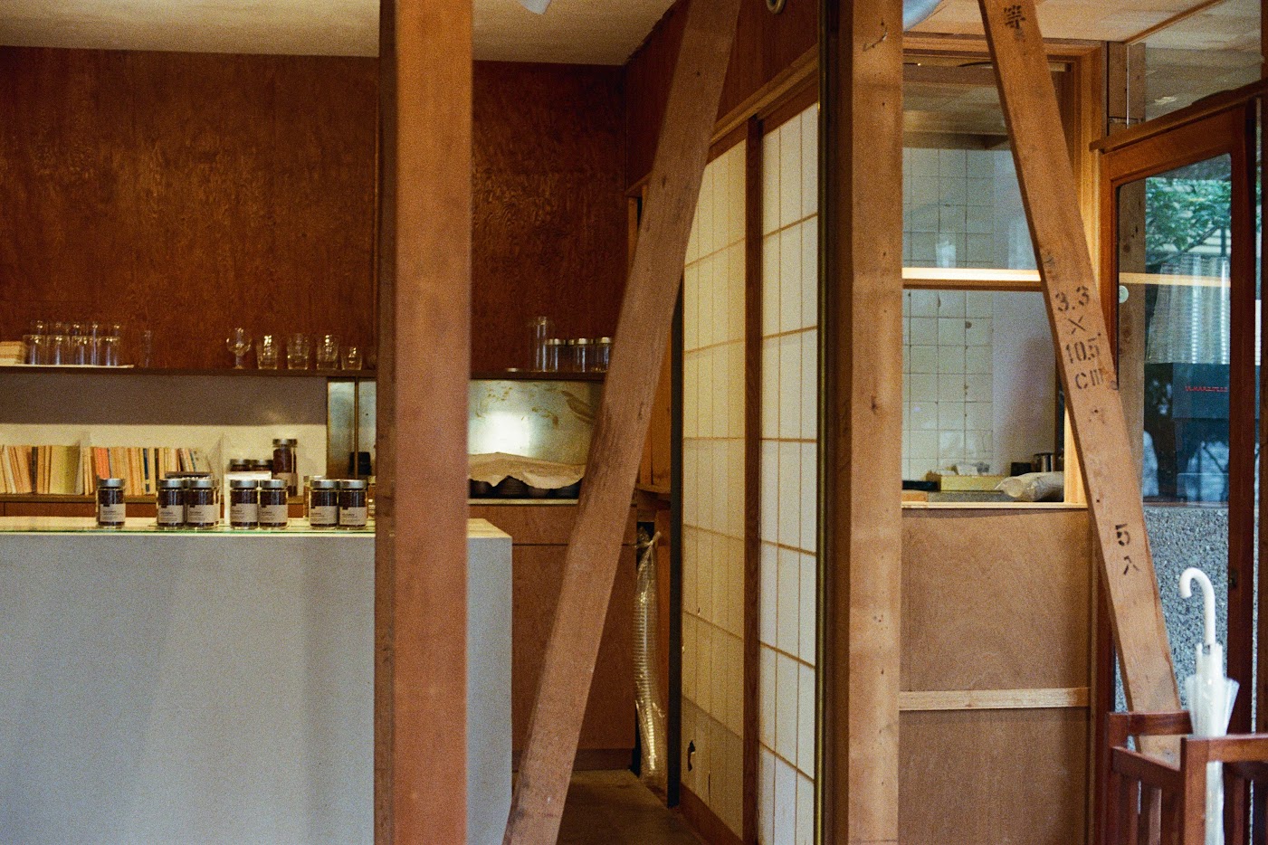 cafe-interior-silhouette